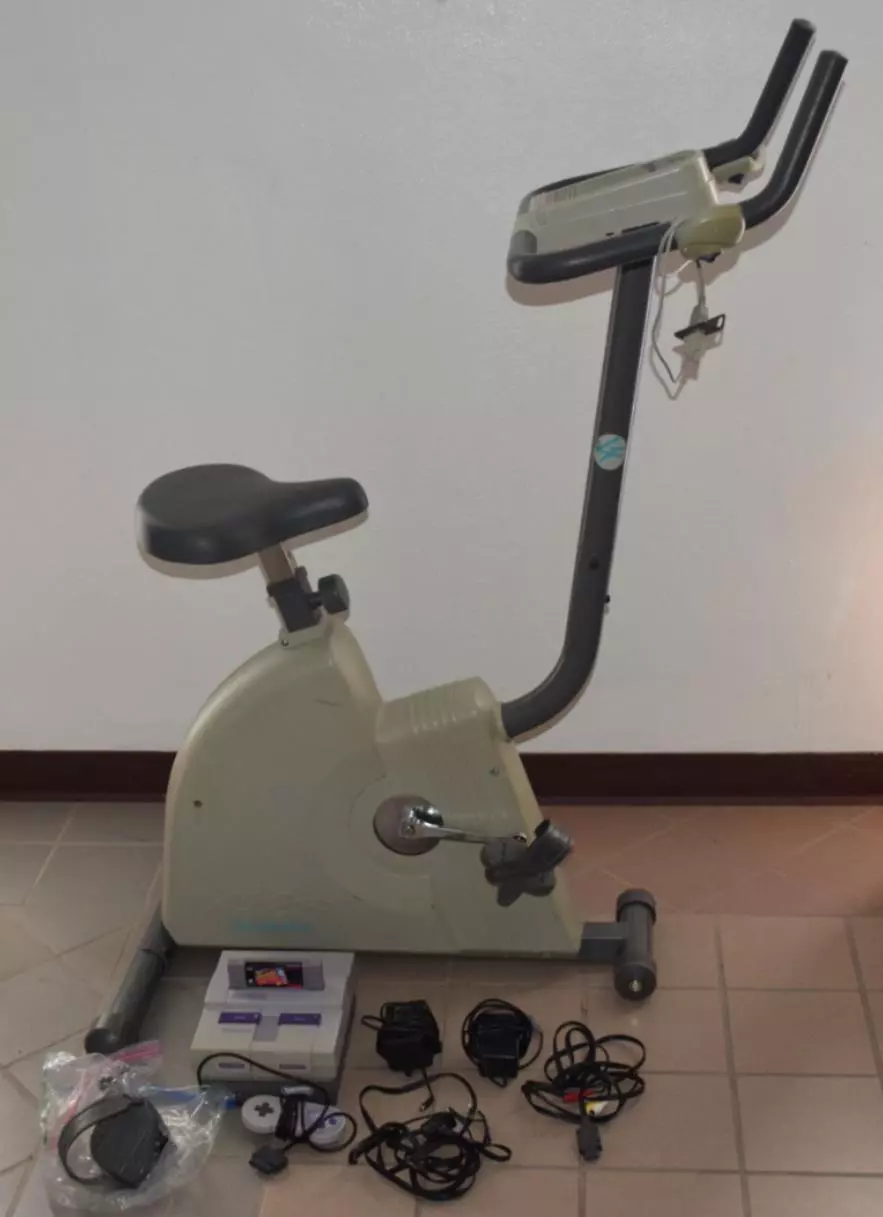 SNES LIFE FITNESS EXERTAINMENT SYSTEM- BIKE -CONTROLS- ALL ACCESSORIES- GAME