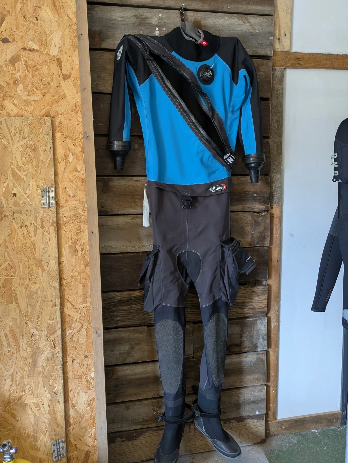 Santi Elite+ Mens Small Blue torso + Santi Flex190 baselayer